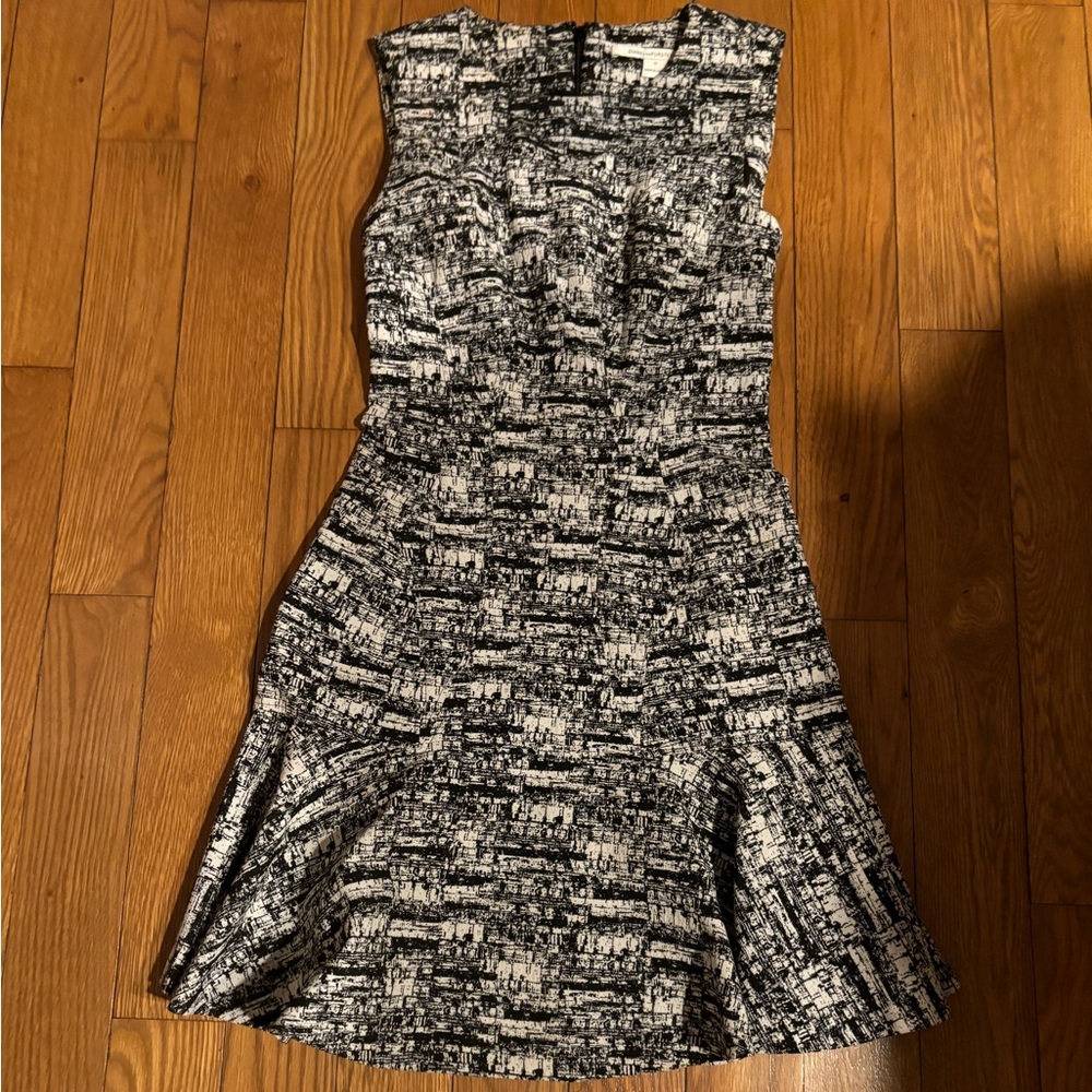 DIANE vonFURSTENBERG DRESS